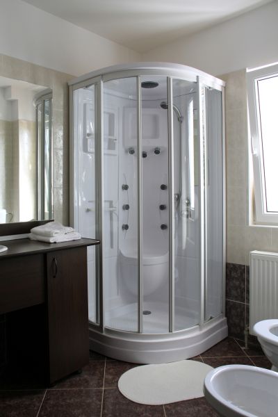 Toledo Shower Installation